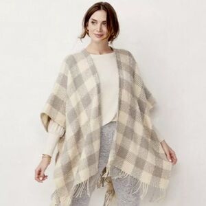 LC Lauren Conrad Gray/ Creamy White Plaid Fringe Open Poncho One Size NWT